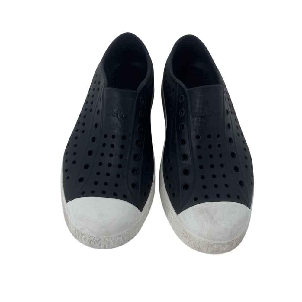 Native‎ Kids Shoes in Black and White - Picture 2 of 8